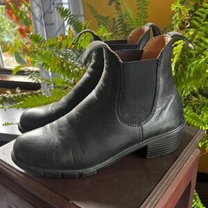 Blundstone Heeled Chelsea Black Boots Women's US Size 8.5